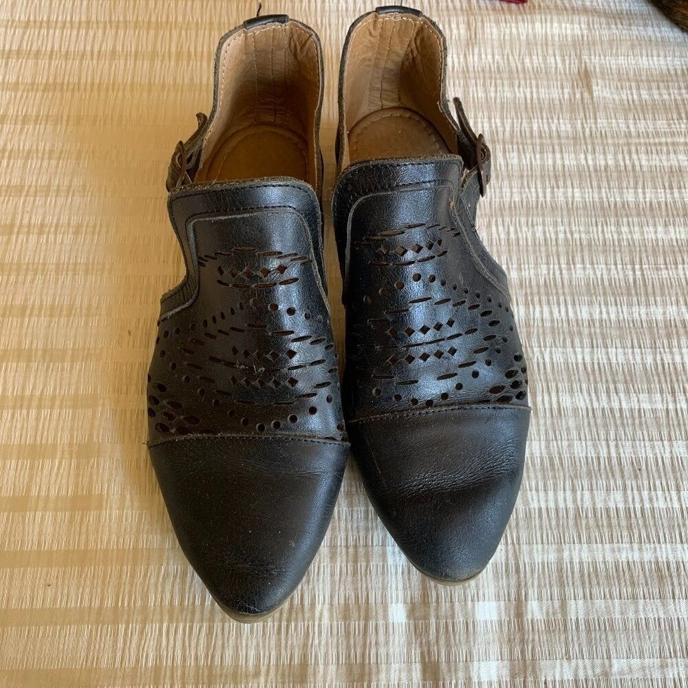 Garza Collection Black Leather Laser Cut Out Ankle Strap Flat Shoes 7.5